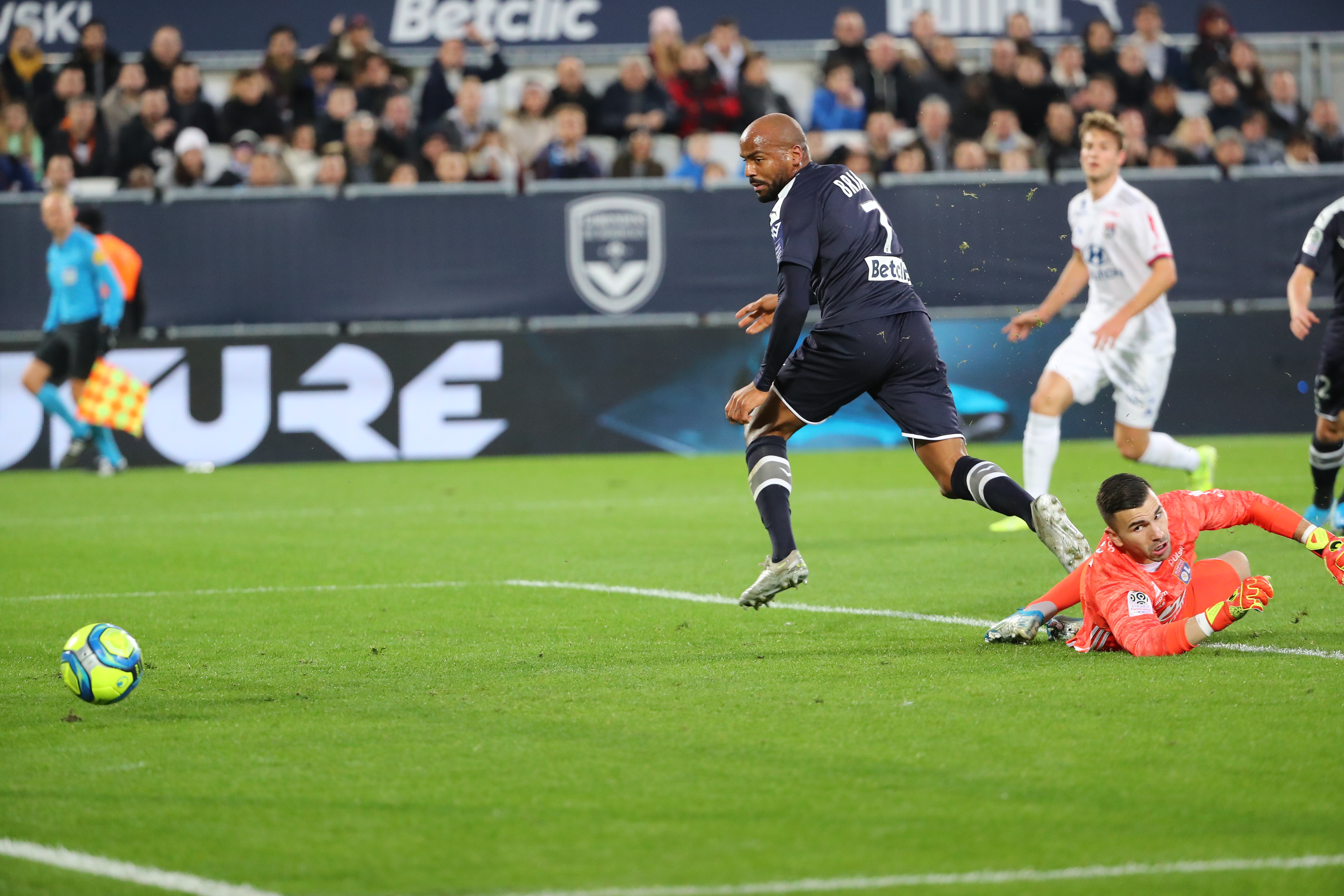 开云体育在线-里昂主场打入制胜球，继续紧追积分榜前列的简单介绍