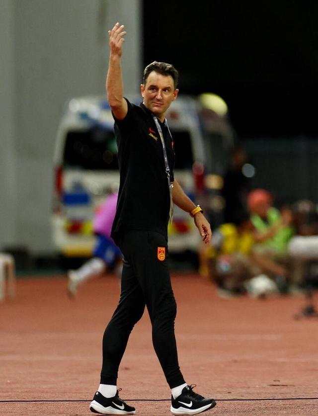 新晋球星崭露头角，为球队带来惊喜的简单介绍